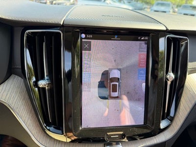 2022 Volvo XC60 B5 Inscription