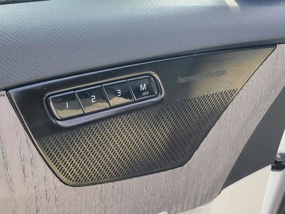 2023 Volvo XC90 B5 Plus
