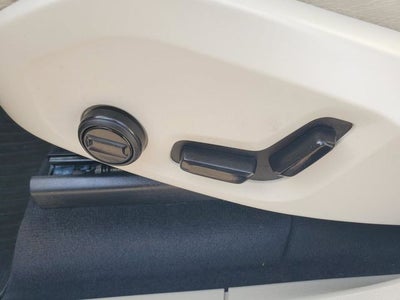 2023 Volvo XC90 B5 Plus