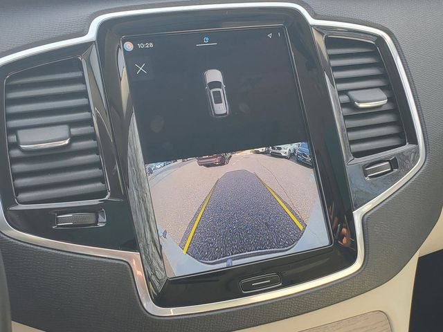 2023 Volvo XC90 B5 Plus