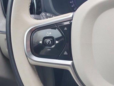 2024 Volvo XC60 B5 Plus Dark Theme