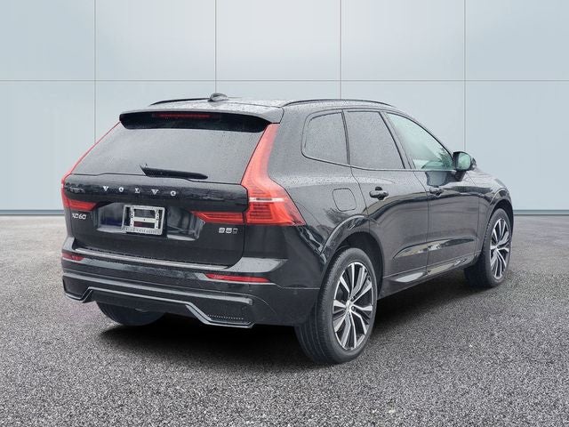 2024 Volvo XC60 B5 Plus Dark Theme