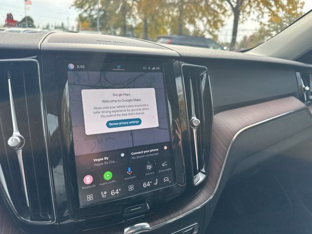 2024 Volvo XC60 B5 Plus Dark Theme