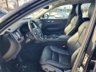 2024 Volvo XC60 B5 Plus Dark Theme