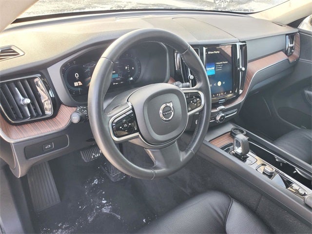 2024 Volvo XC60 B5 Plus Dark Theme