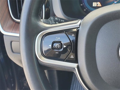 2024 Volvo XC60 B5 Plus Dark Theme