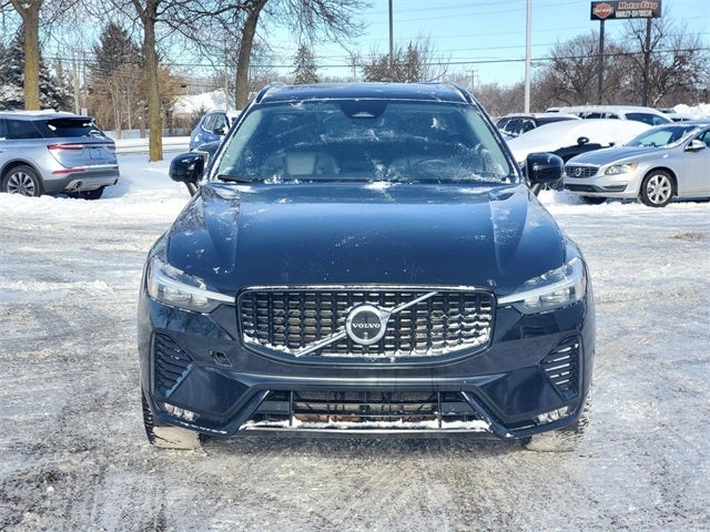 2024 Volvo XC60 B5 Plus Dark Theme