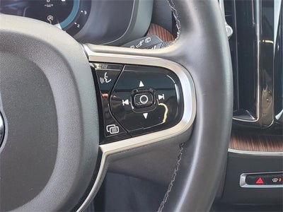 2024 Volvo XC60 B5 Plus Dark Theme