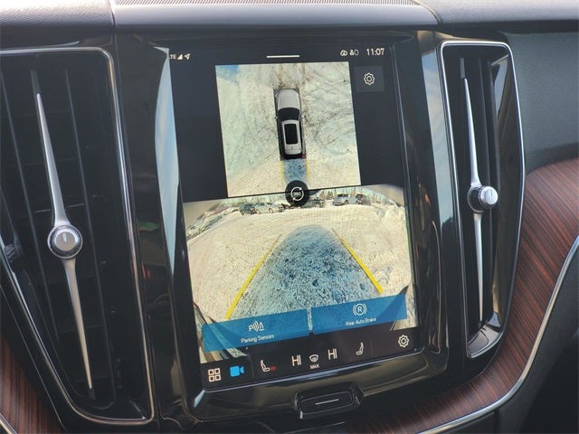 2024 Volvo XC60 B5 Plus Dark Theme