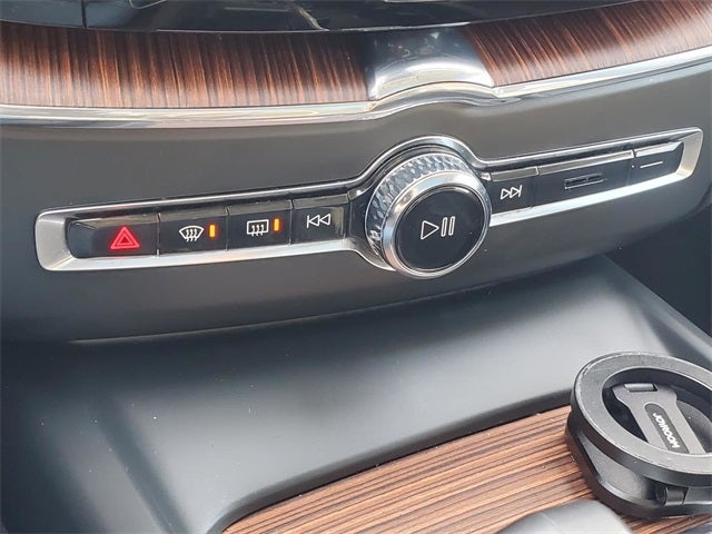 2024 Volvo XC60 B5 Plus Dark Theme