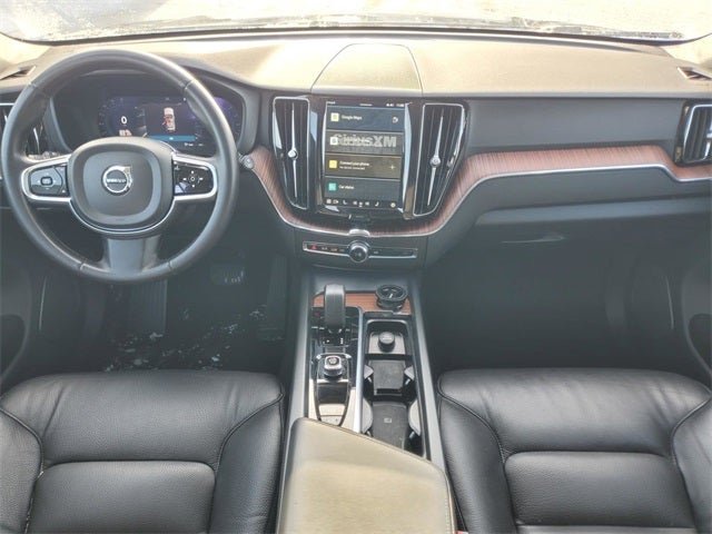 2024 Volvo XC60 B5 Plus Dark Theme