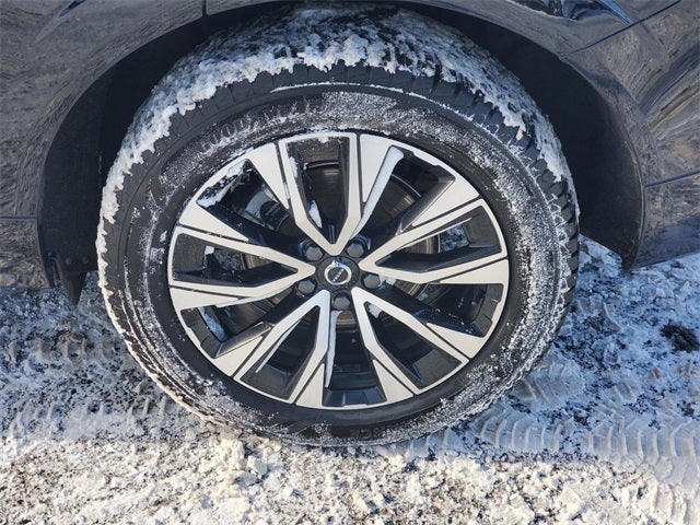 2024 Volvo XC60 B5 Plus Dark Theme