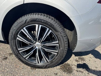 2022 Volvo XC60 B5 Inscription