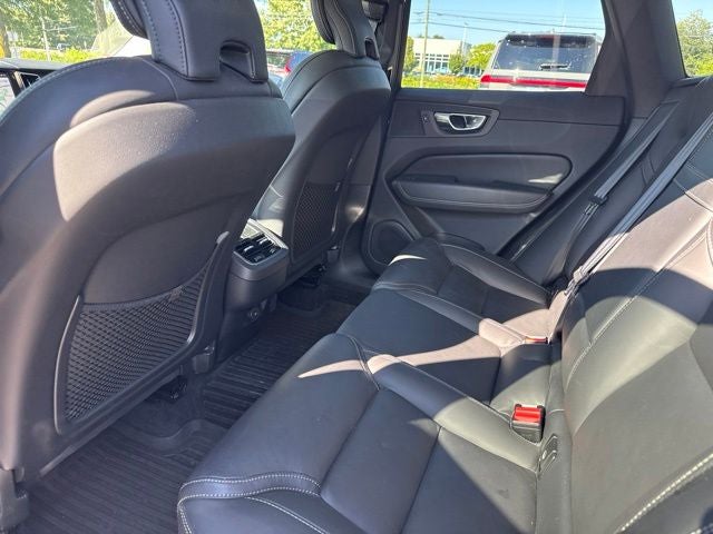 2022 Volvo XC60 B5 Inscription