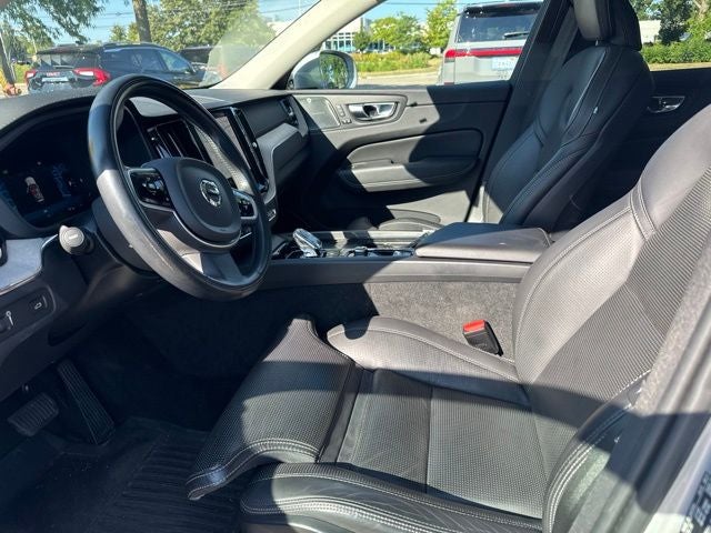 2022 Volvo XC60 B5 Inscription