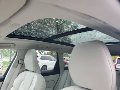 2024 Volvo XC60 B5 Plus Dark Theme