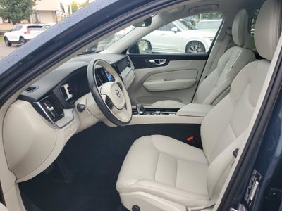 2024 Volvo XC60 B5 Plus Dark Theme