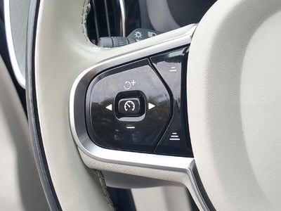 2024 Volvo XC60 B5 Plus Dark Theme