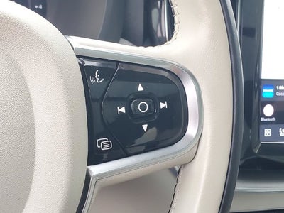 2024 Volvo XC60 B5 Plus Dark Theme