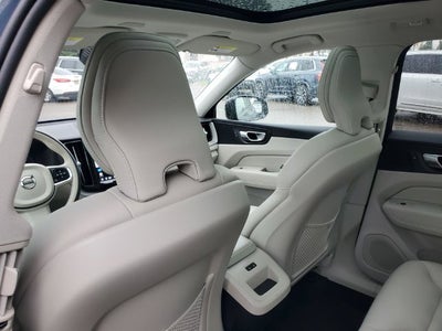 2024 Volvo XC60 B5 Plus Dark Theme