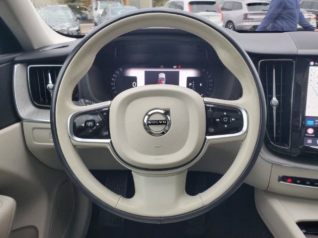 2024 Volvo XC60 B5 Plus Dark Theme