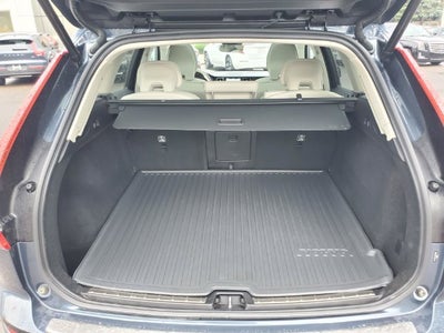 2024 Volvo XC60 B5 Plus Dark Theme