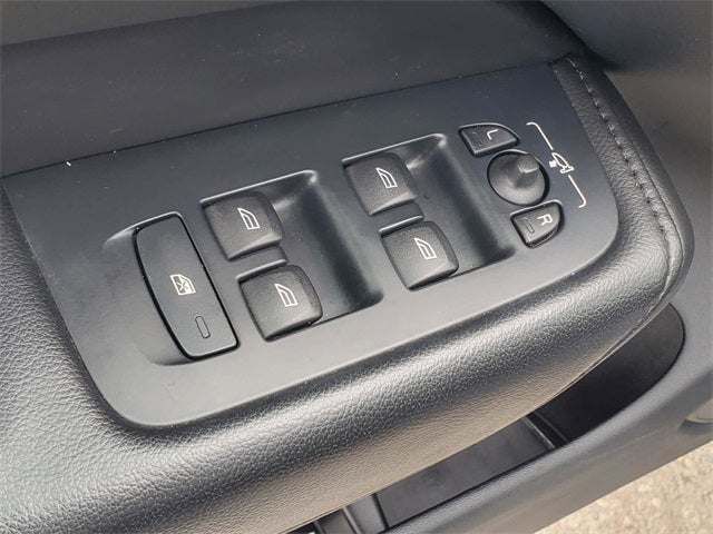 2023 Volvo XC60 B5 Core