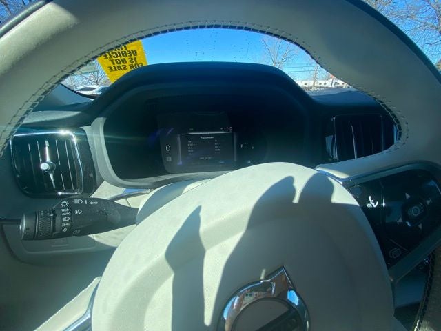 2023 Volvo XC60 B5 Plus Dark Theme