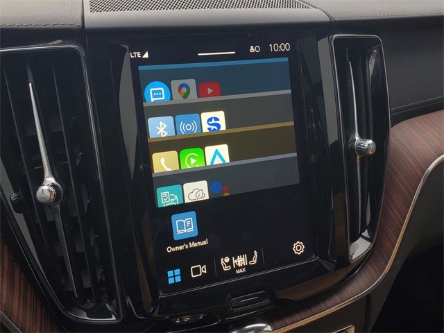 2023 Volvo XC60 B5 Ultimate Dark Theme