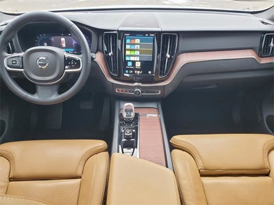 2023 Volvo XC60 B5 Ultimate Dark Theme