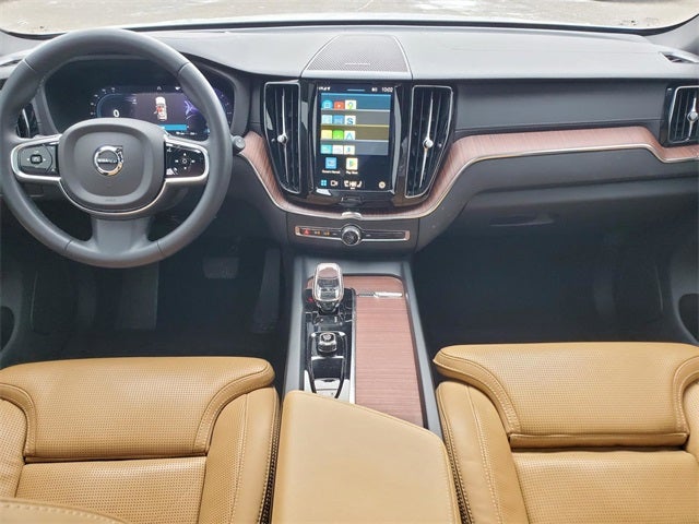 2023 Volvo XC60 B5 Ultimate Dark Theme