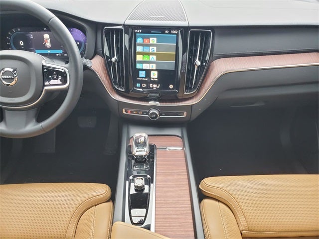 2023 Volvo XC60 B5 Ultimate Dark Theme