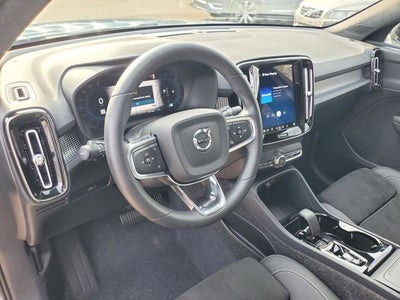 2025 Volvo XC40 B5 Plus Dark Theme