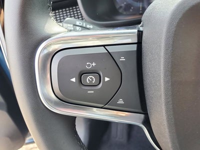 2025 Volvo XC40 B5 Plus Dark Theme