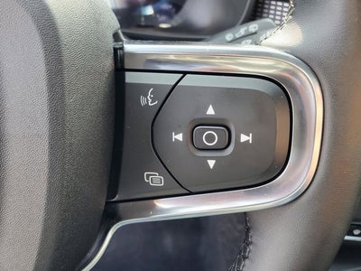 2025 Volvo XC40 B5 Plus Dark Theme