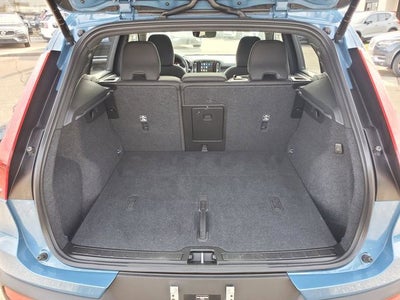 2025 Volvo XC40 B5 Plus Dark Theme