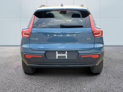 2025 Volvo XC40 B5 Plus Dark Theme