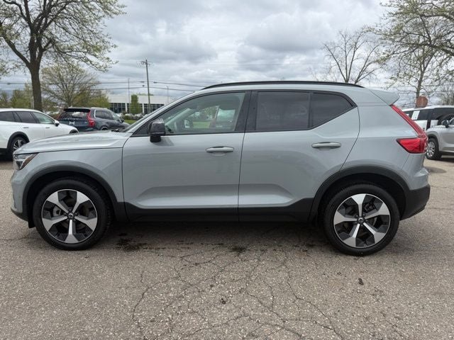 2026 Volvo XC40 B5 Plus