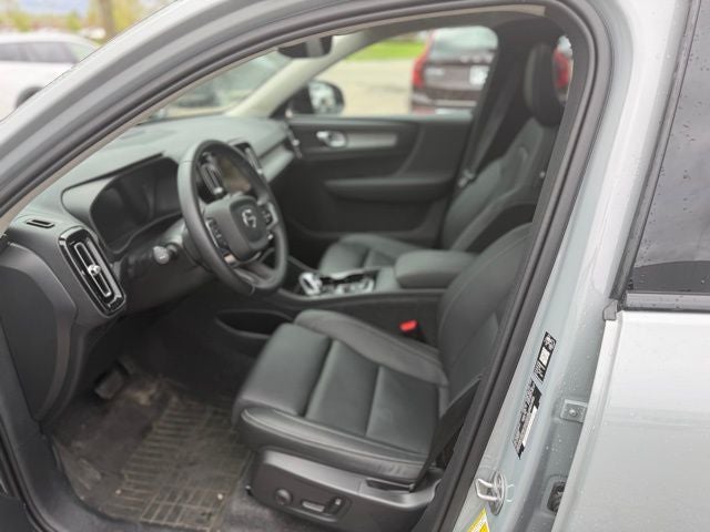 2026 Volvo XC40 B5 Plus