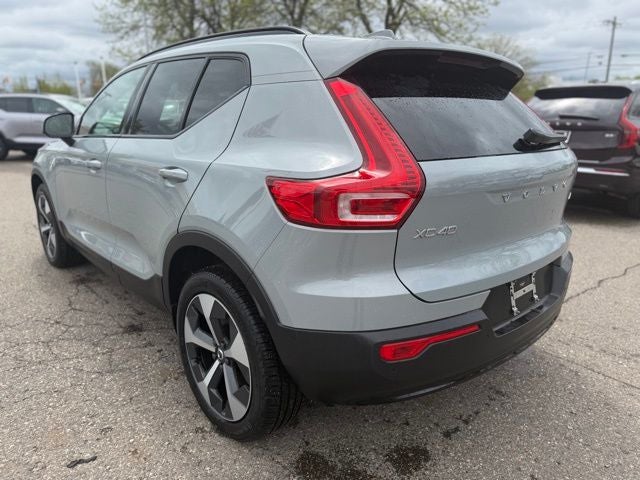 2026 Volvo XC40 B5 Plus
