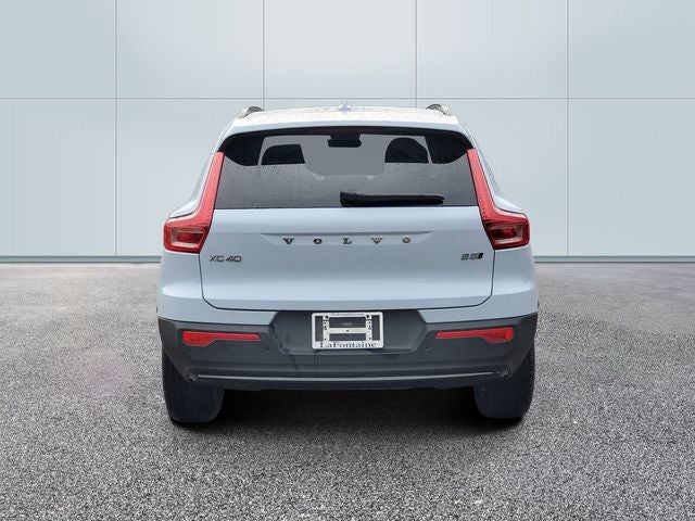 2026 Volvo XC40 B5 Plus
