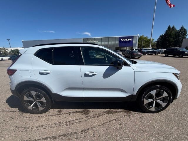 2026 Volvo XC40 B5 Plus