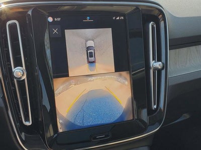 2025 Volvo XC40 B5 Plus Dark Theme