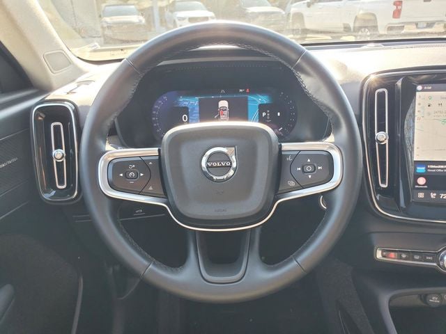 2025 Volvo XC40 B5 Plus Dark Theme
