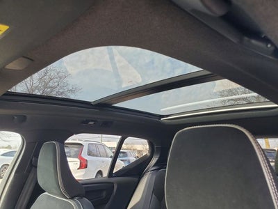 2025 Volvo XC40 B5 Plus Dark Theme