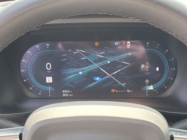 2025 Volvo XC40 B5 Plus Dark Theme