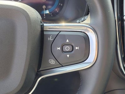 2025 Volvo XC40 B5 Plus Dark Theme