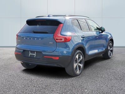 2025 Volvo XC40 B5 Plus Dark Theme