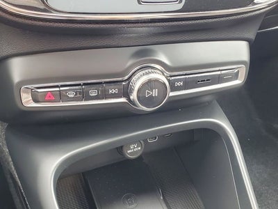 2026 Volvo XC40 B5 Ultra Black Edition