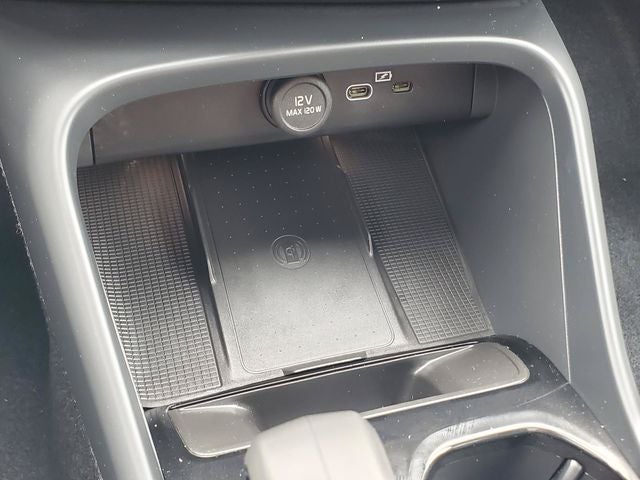 2026 Volvo XC40 B5 Ultra Black Edition